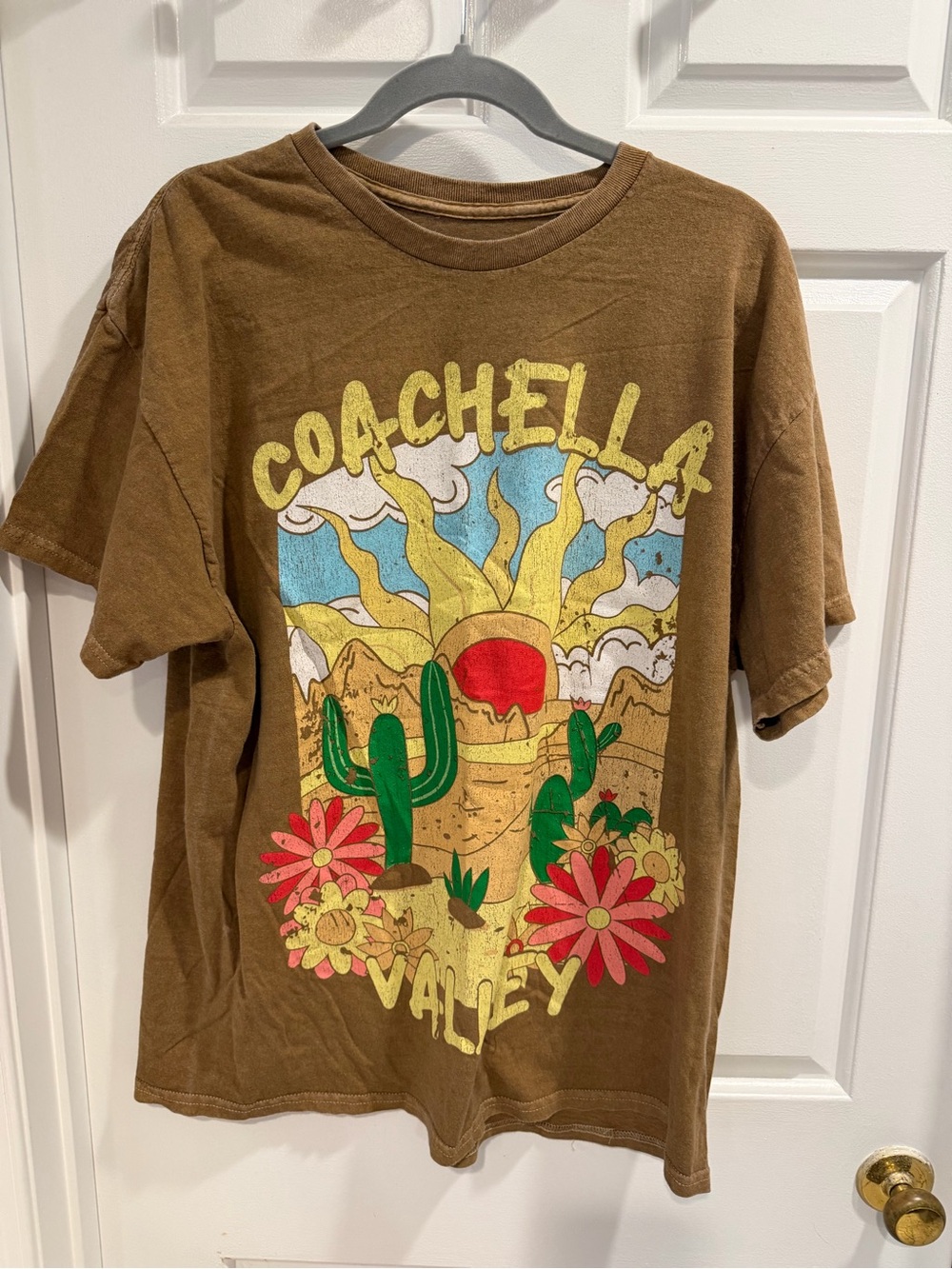 NWOT Coachella Vintage Style Graphic T-shirt - Brown Desert Sun Sz Men’s L